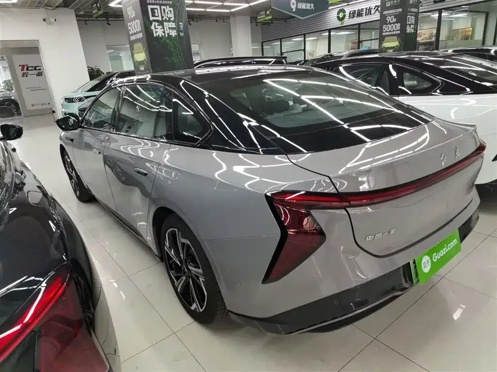 Hongqi EH7 — фото 10