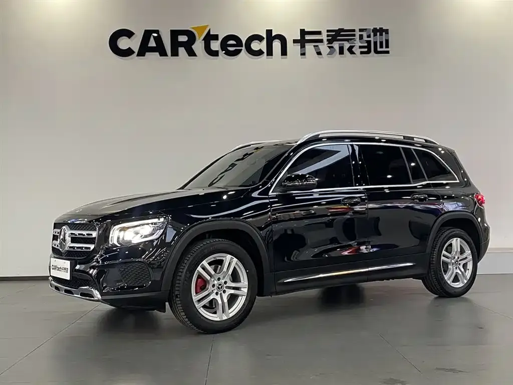 Mercedes-Benz GLB — фото 1