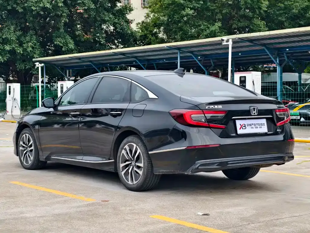Honda Accord — фото 10