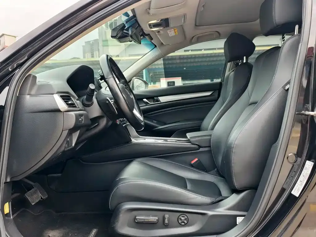Honda Accord — фото 5