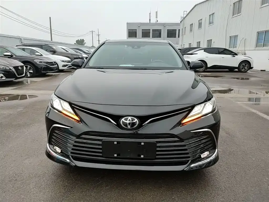 Toyota Camry — фото 9