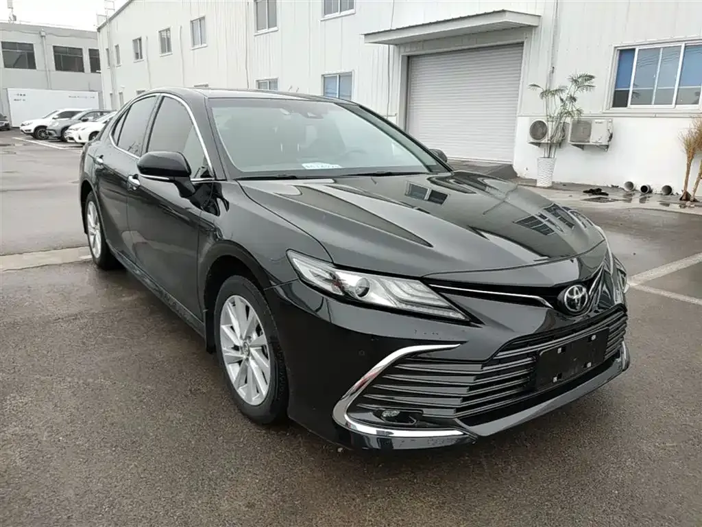 Toyota Camry — фото 8