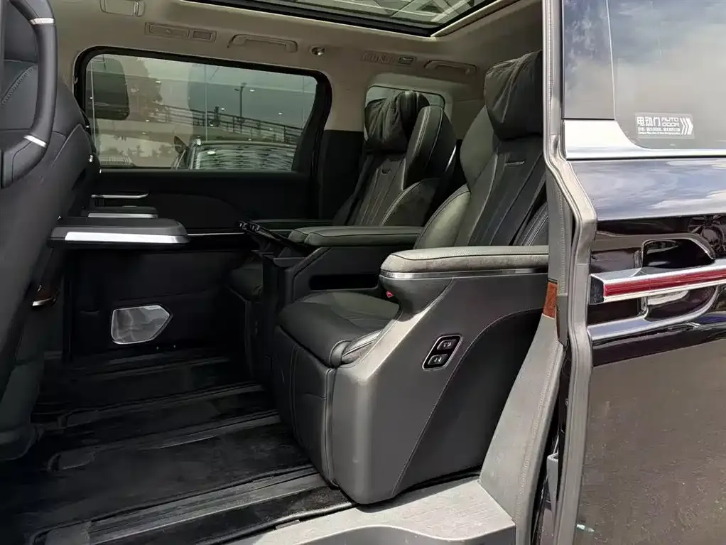 Hongqi HQ9 PHEV 2024 из CN, фото 3