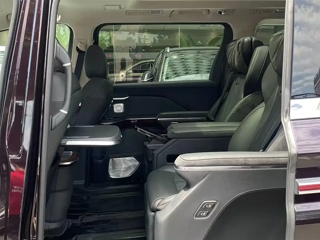 Hongqi HQ9 PHEV 2024 из CN, фото 10