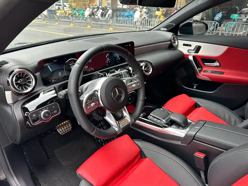 Mercedes-Benz CLA AMG — фото 6