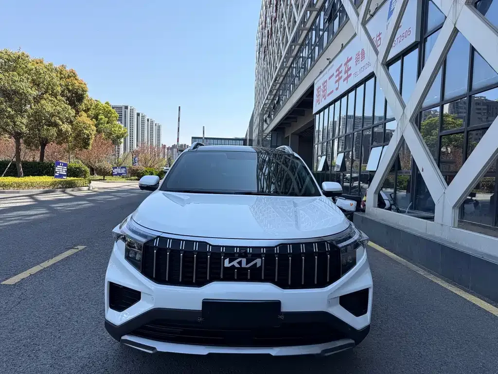 Kia Sportage — фото 8