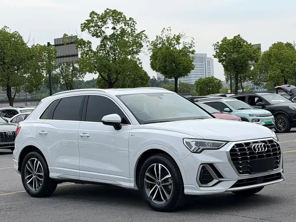 Audi Q3 — фото 10