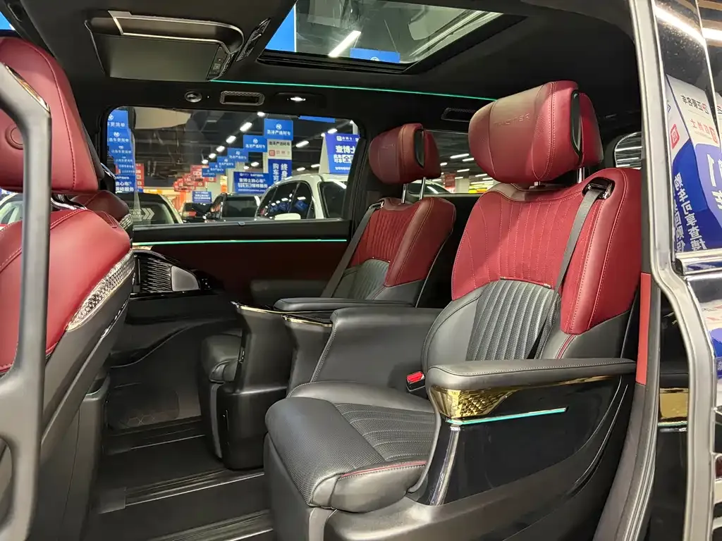 GAC Motor Trumpchi M8 — фото 10