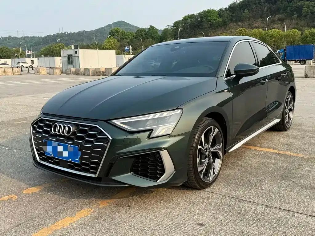 Audi A3 — фото 1