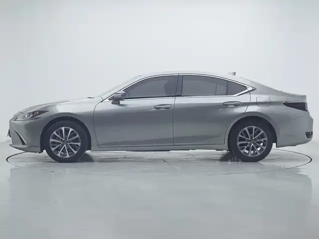 Lexus ES — фото 5