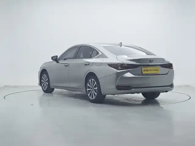 Lexus ES — фото 4
