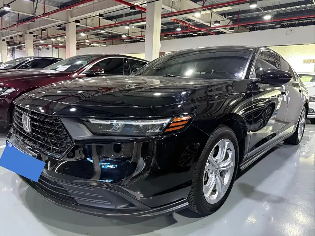 Honda Accord — фото 1
