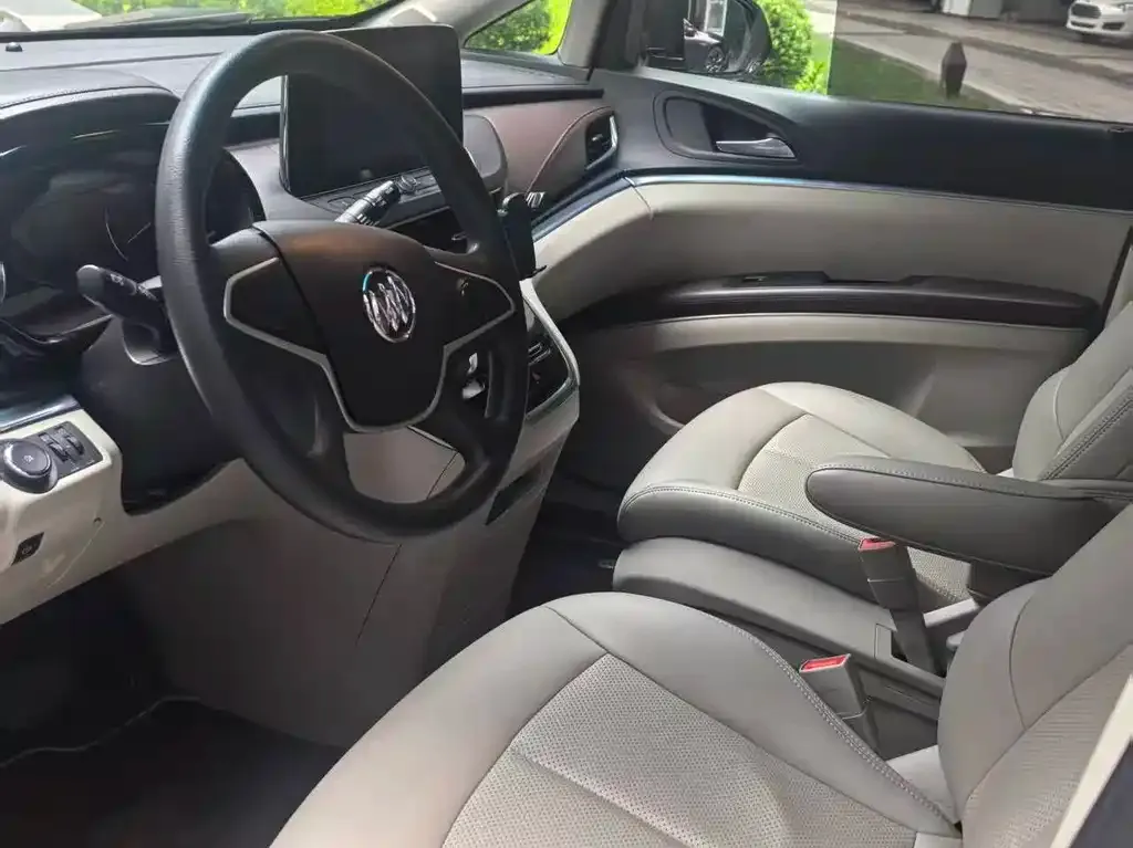 Buick GL8 2021 из CN, фото 2