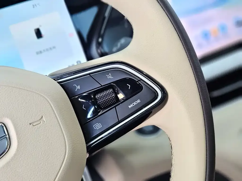 Geely Xingyue L — фото 6