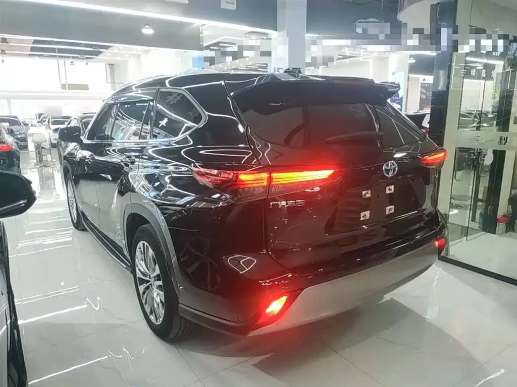 Toyota Highlander — фото 2