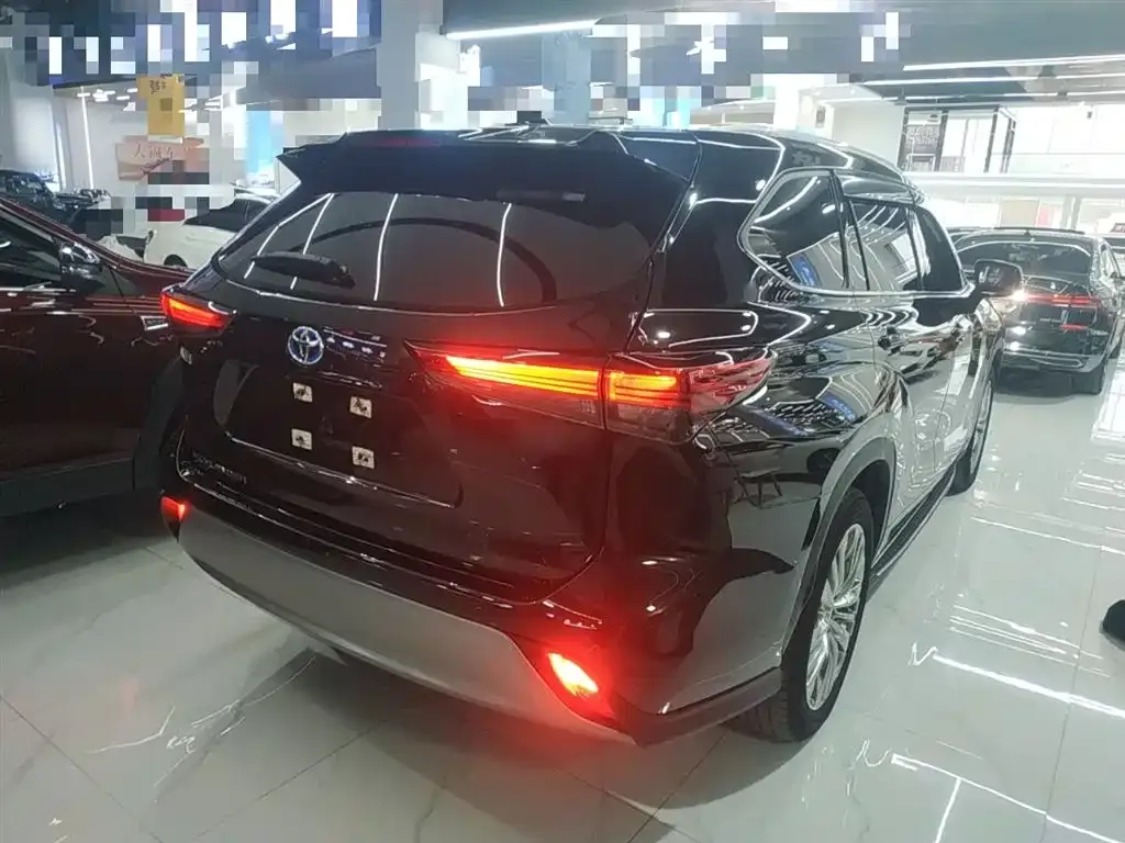 Toyota Highlander — фото 4