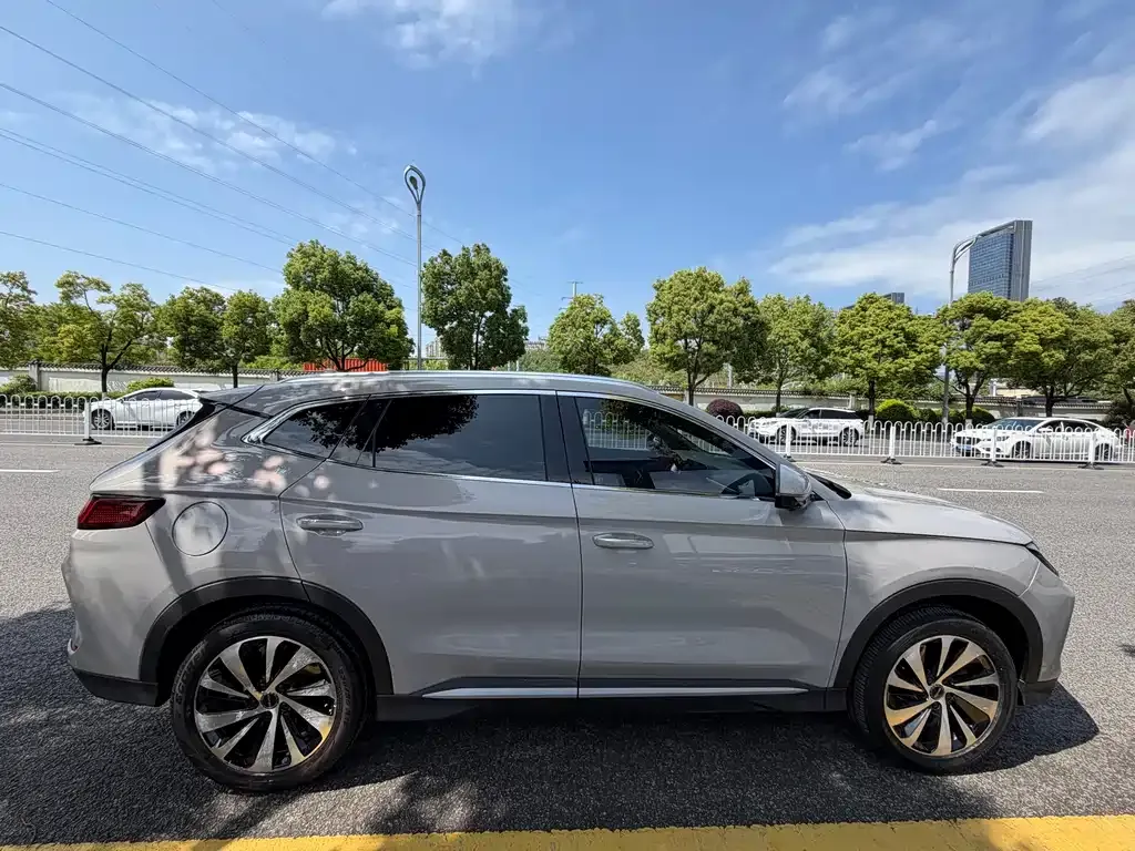 BYD PLUS New Energy — фото 7