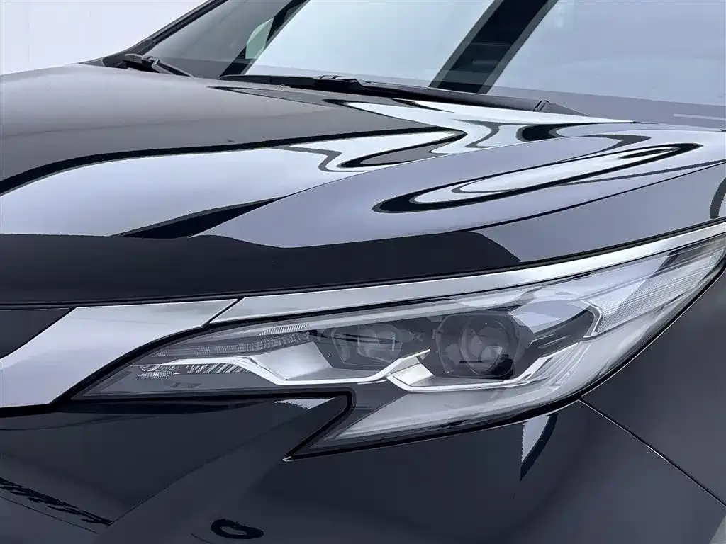 Toyota Sienna — фото 2