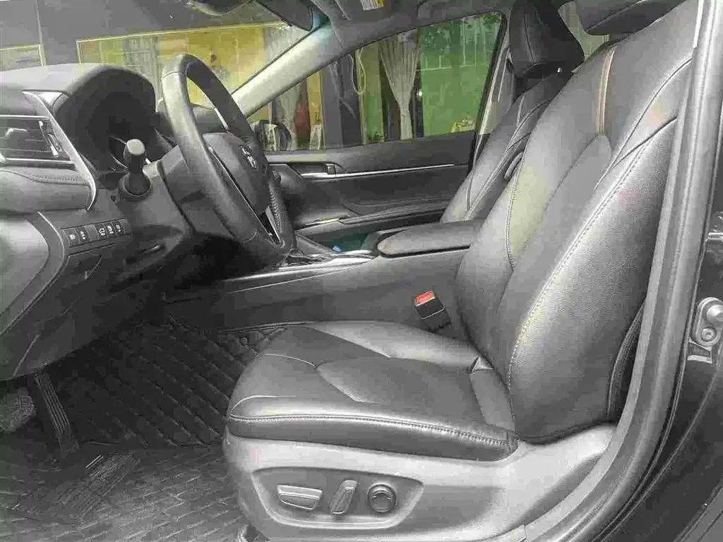Toyota Camry 2023 из CN, фото 2