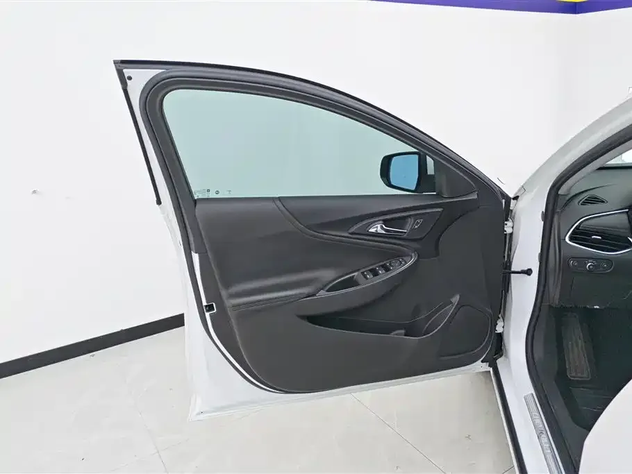 Chevrolet Malibu XL 2024 из CN, фото 3