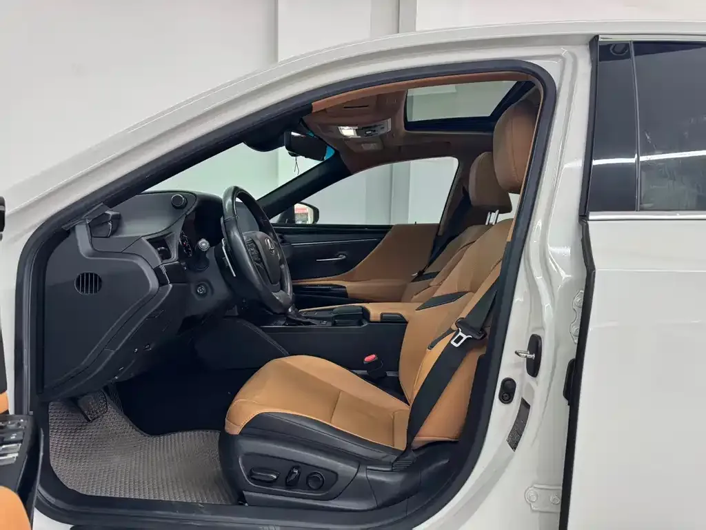 Lexus ES 2022 из CN, фото 8