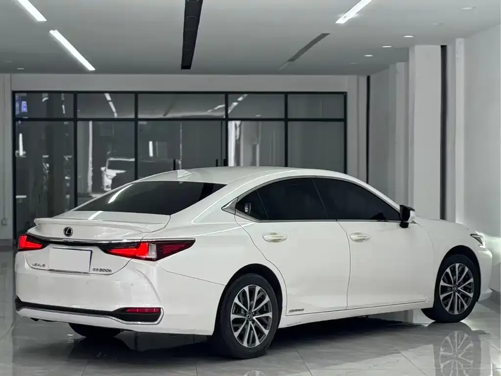 Lexus ES 2022 из CN, фото 2