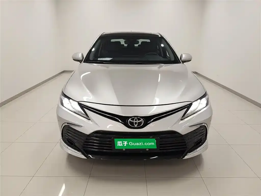 Toyota Camry — фото 4