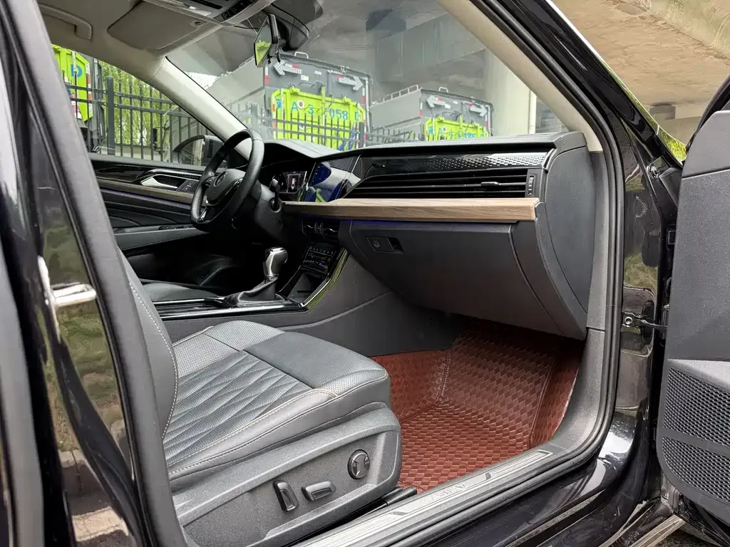 Volkswagen Passat — фото 10