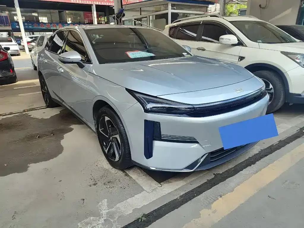 Geely Galaxy L6