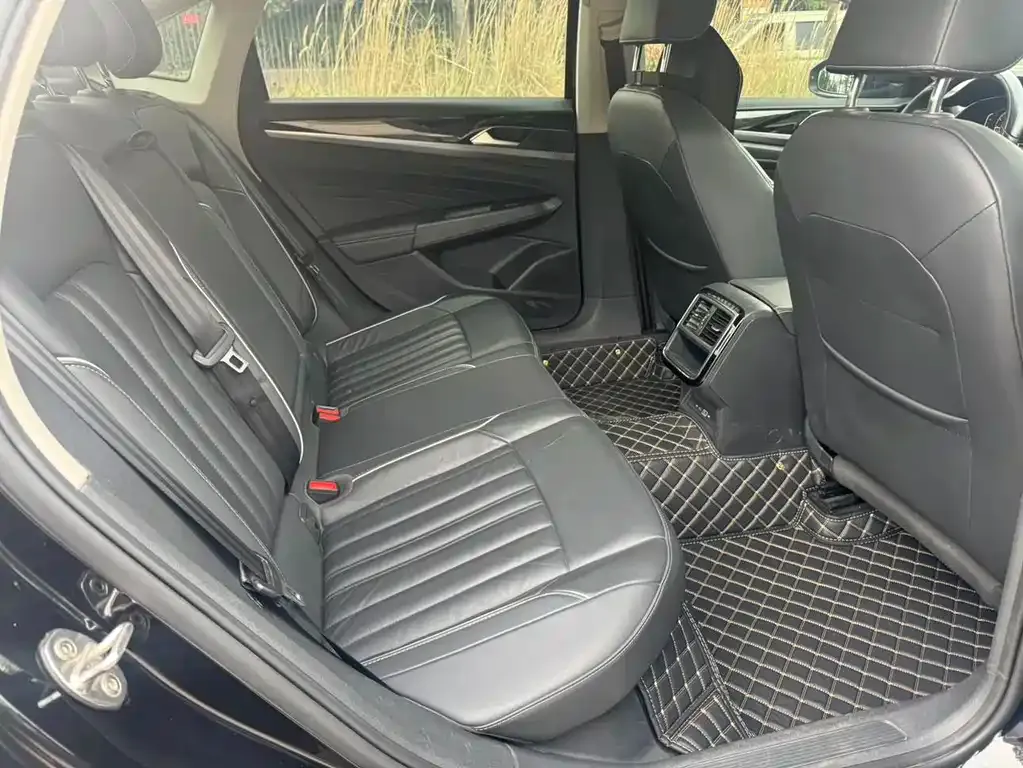 Volkswagen Passat — фото 4