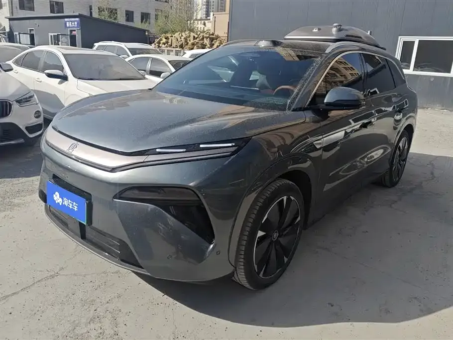 BYD Tang L