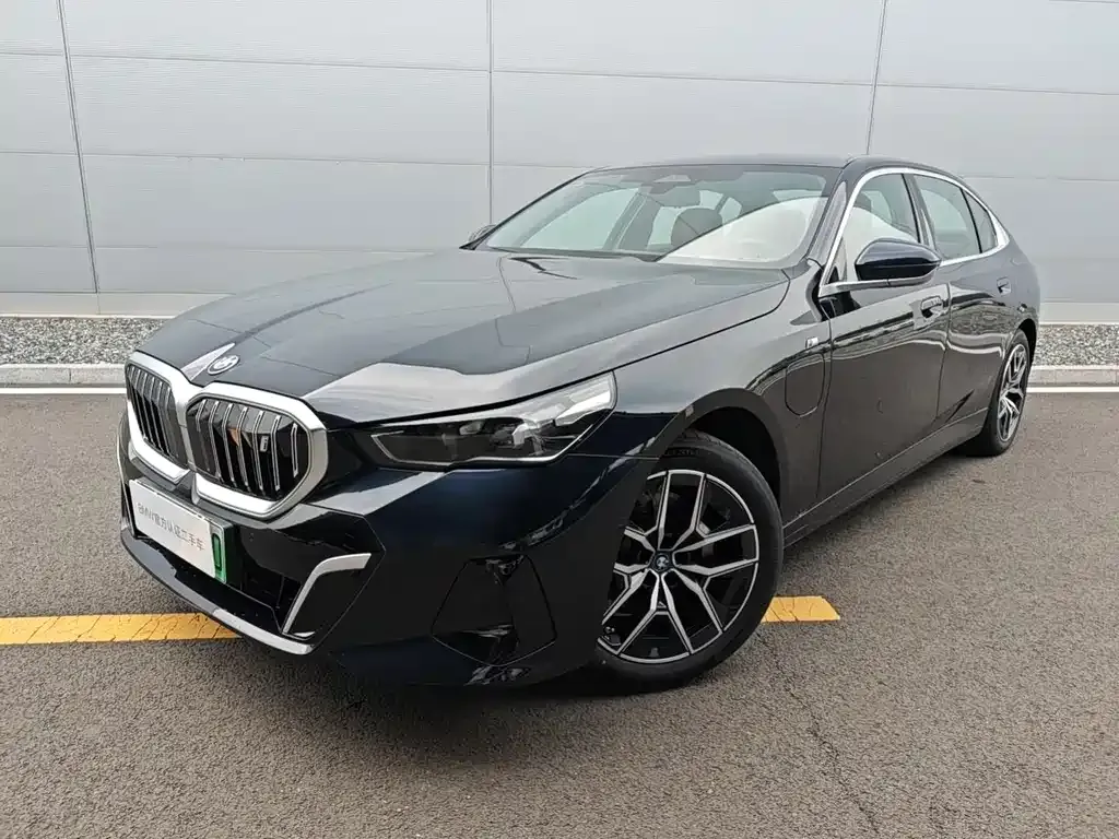 BMW i5 — фото 1