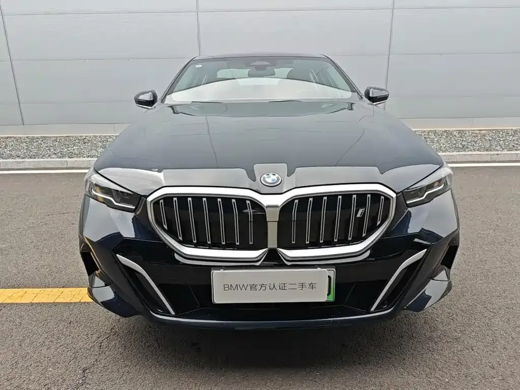 BMW i5 — фото 5