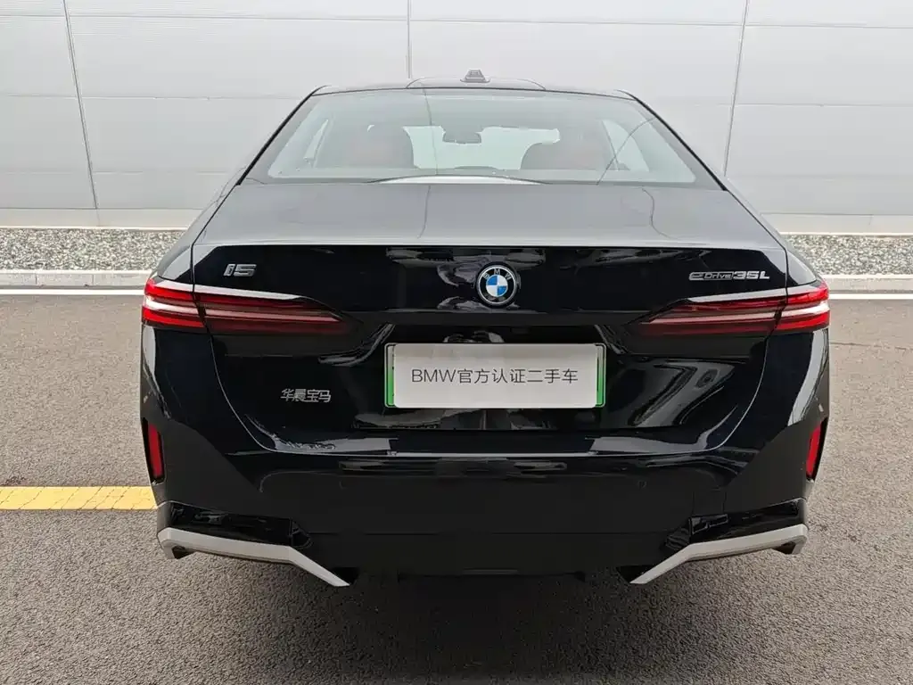 BMW i5 — фото 2