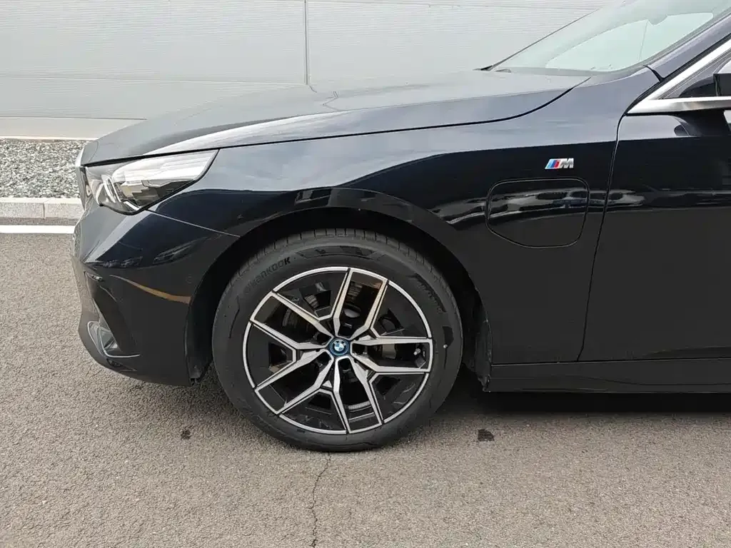 BMW i5 — фото 3
