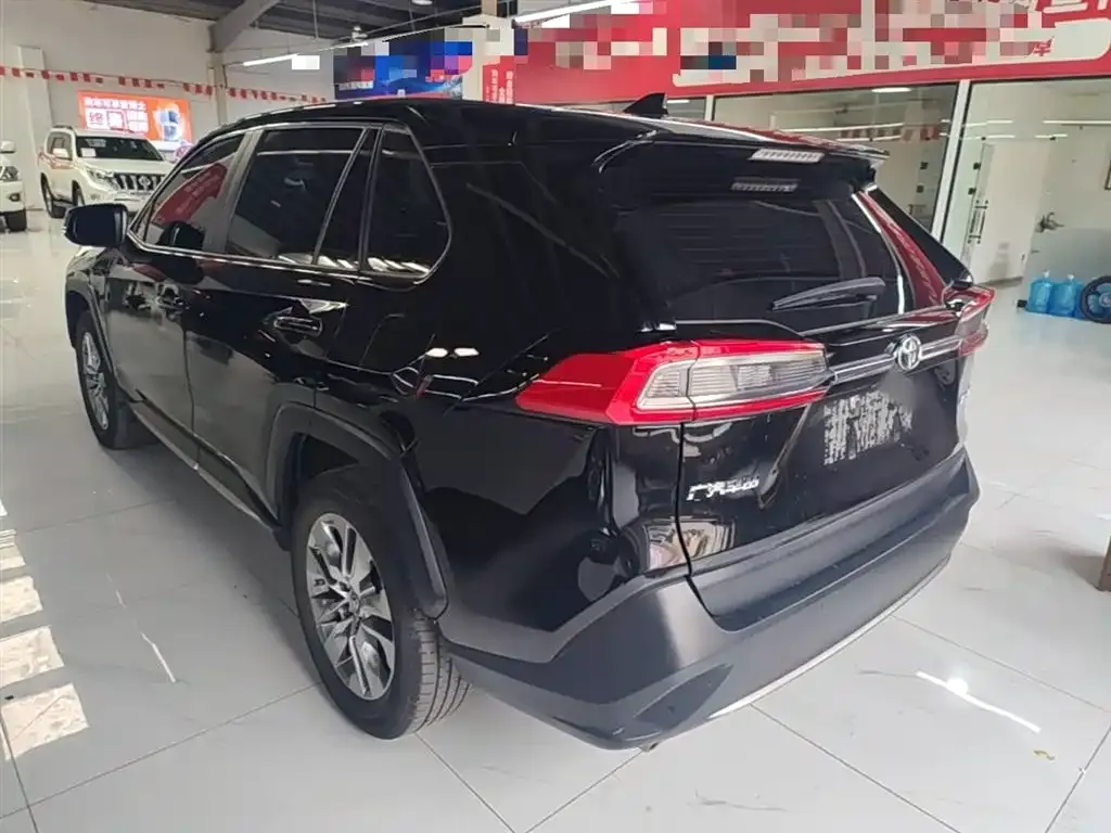 Toyota Wildlander — фото 10