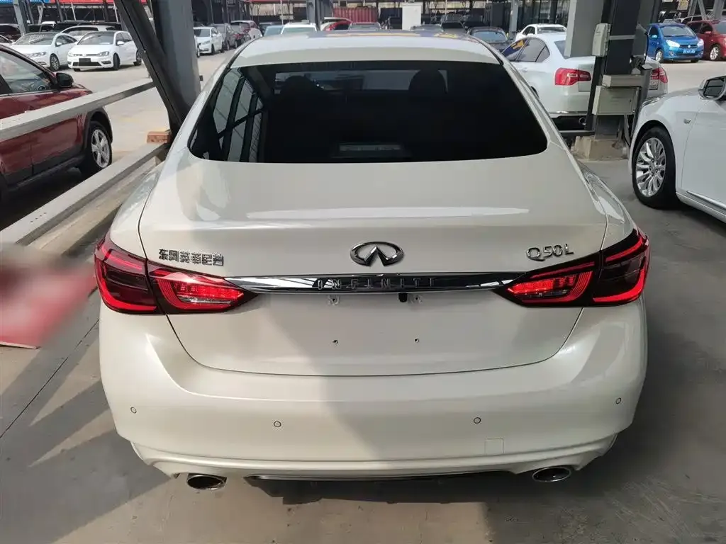 Infiniti Q50L 2023 из CN, фото 3