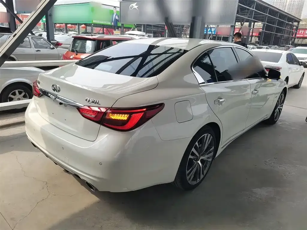 Infiniti Q50L 2023 из CN, фото 5