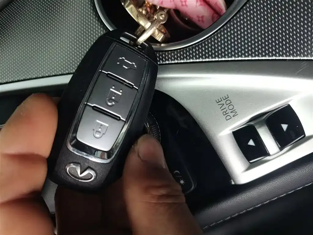 Infiniti Q50L 2023 из CN, фото 8