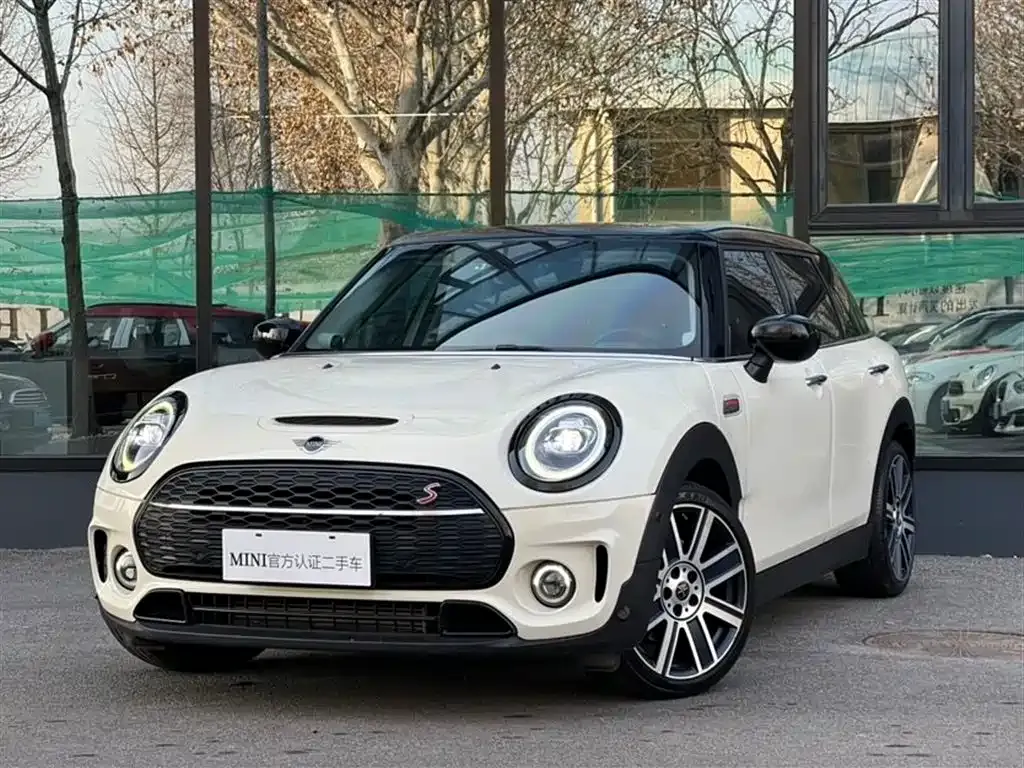 MINI Clubman — фото 1
