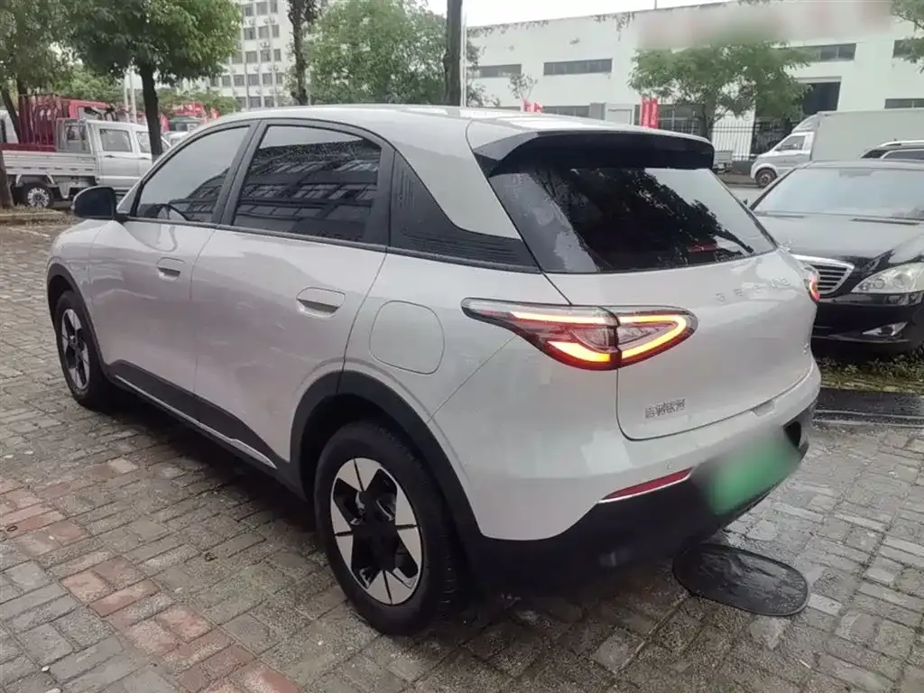 Geely Starburst — фото 8