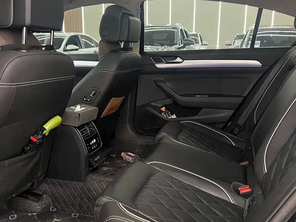 Volkswagen Magotan GTE PHEV 2023 из CN, фото 9