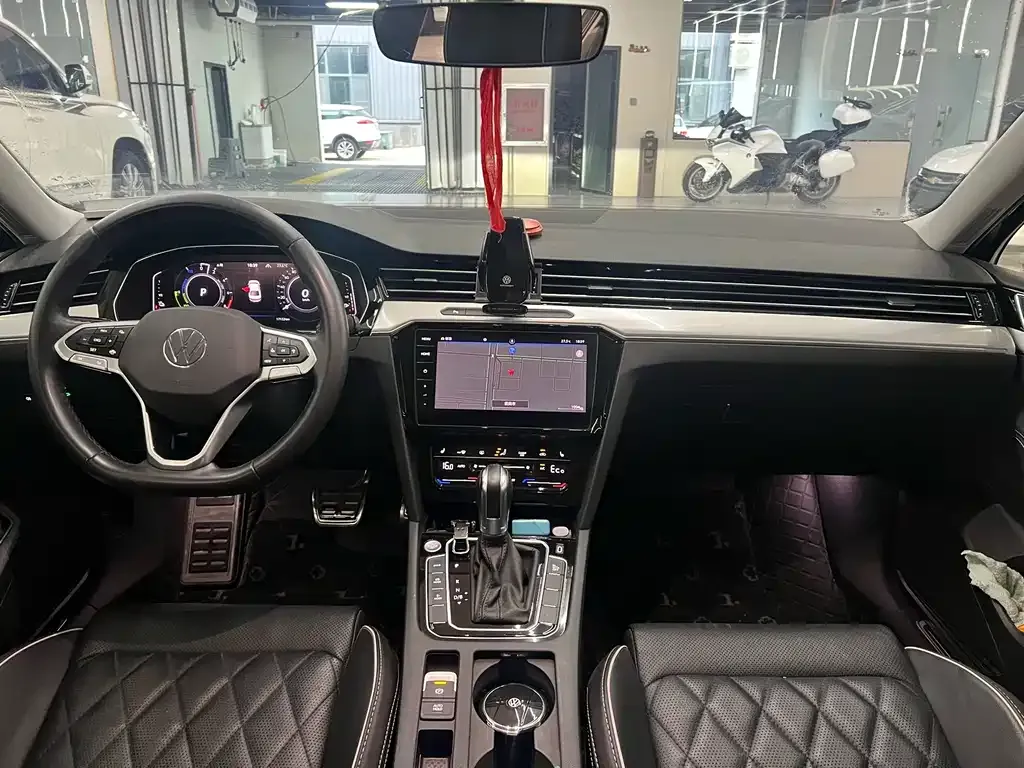 Volkswagen Magotan GTE PHEV 2023 из CN, фото 4