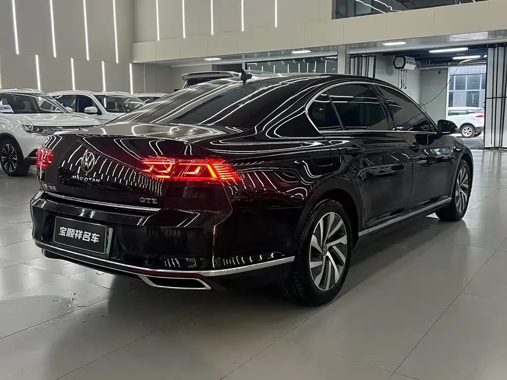 Volkswagen Magotan GTE PHEV 2023 из CN, фото 2