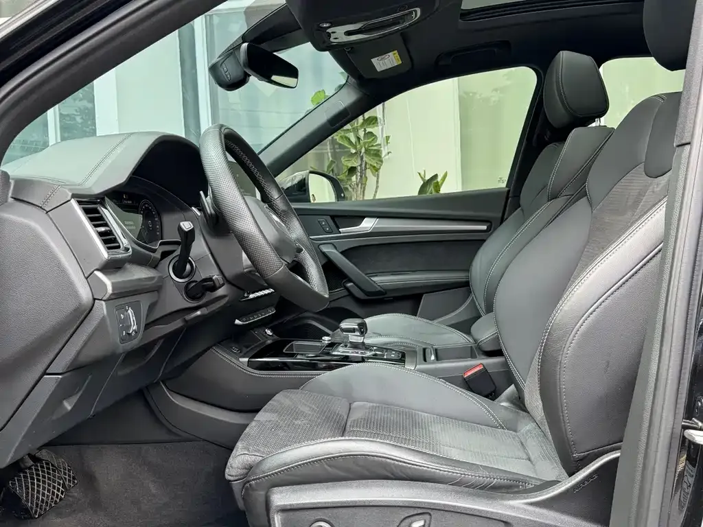 Audi Q5L Sportback — фото 6