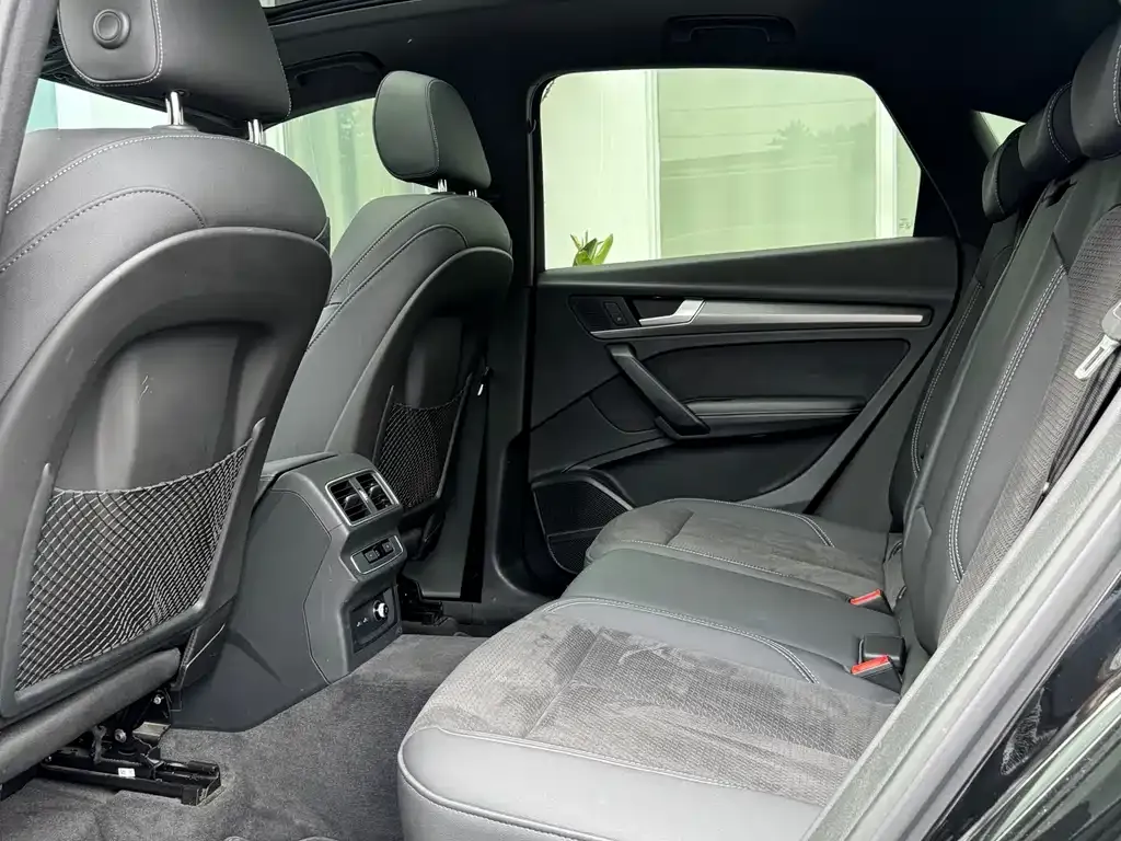 Audi Q5L Sportback — фото 8