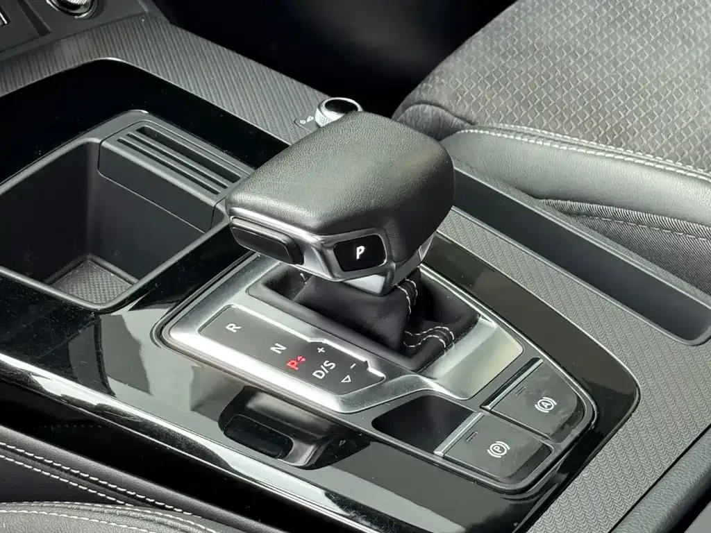 Audi Q5L Sportback — фото 3