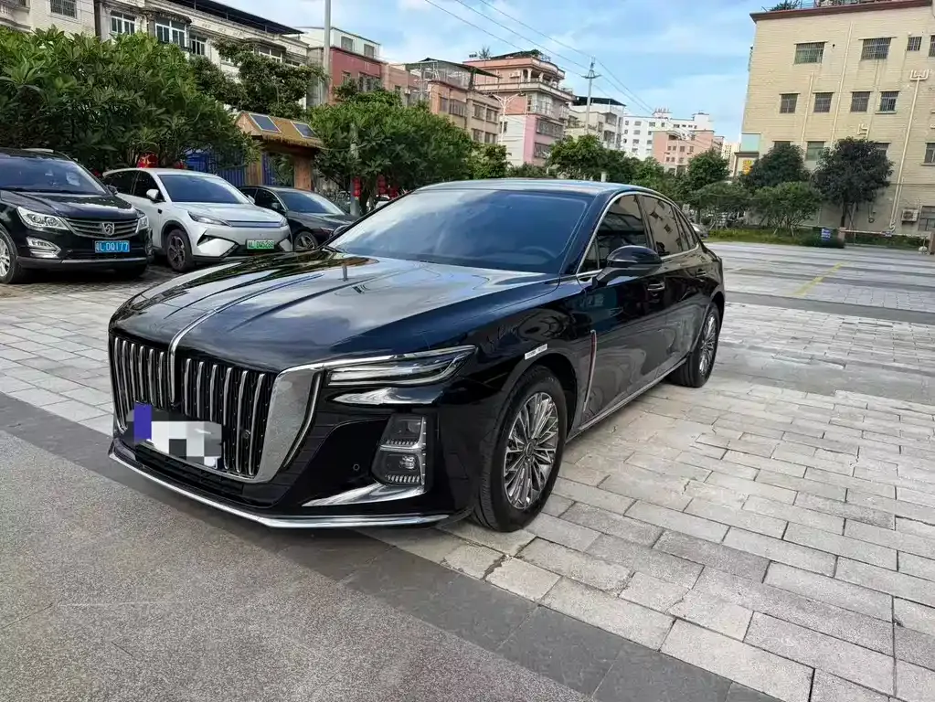 Hongqi H5 — фото 1