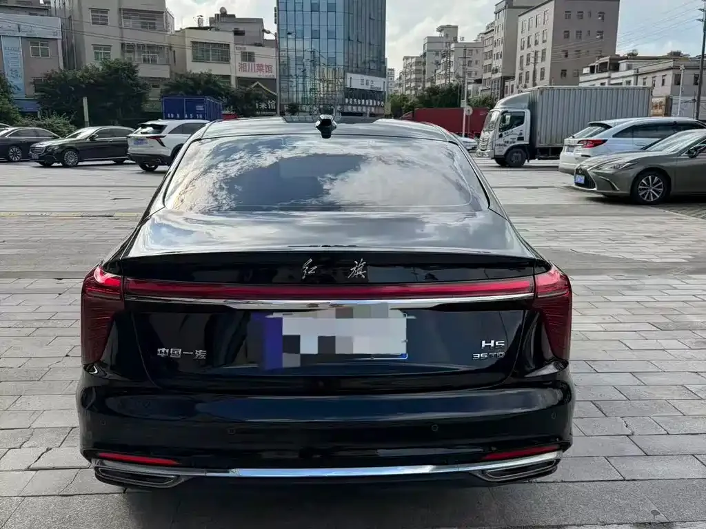 Hongqi H5 — фото 2