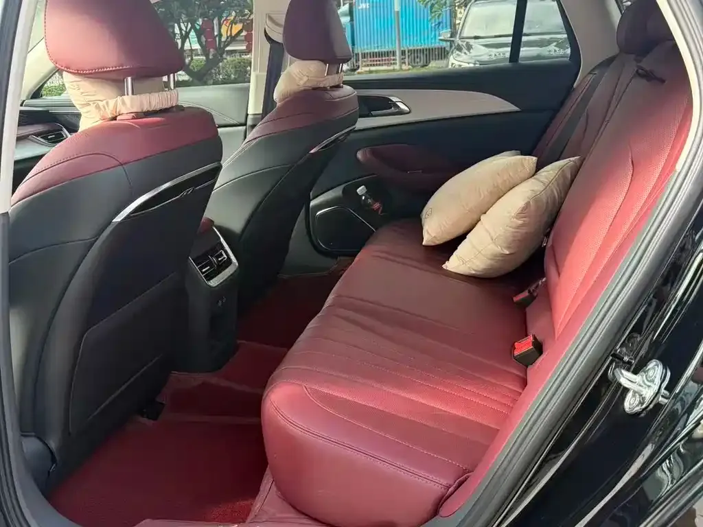Hongqi H5 — фото 3
